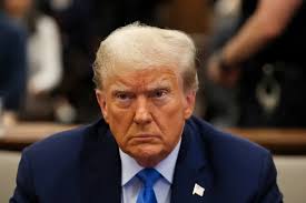 Tensions USA–Russie : Trump répond par la force aux menaces de Medvedev